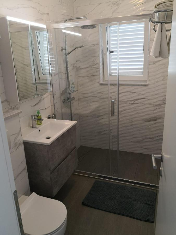 Two Bedroom Apartment With A Sea View & A Balcony 杜布罗夫尼克 外观 照片