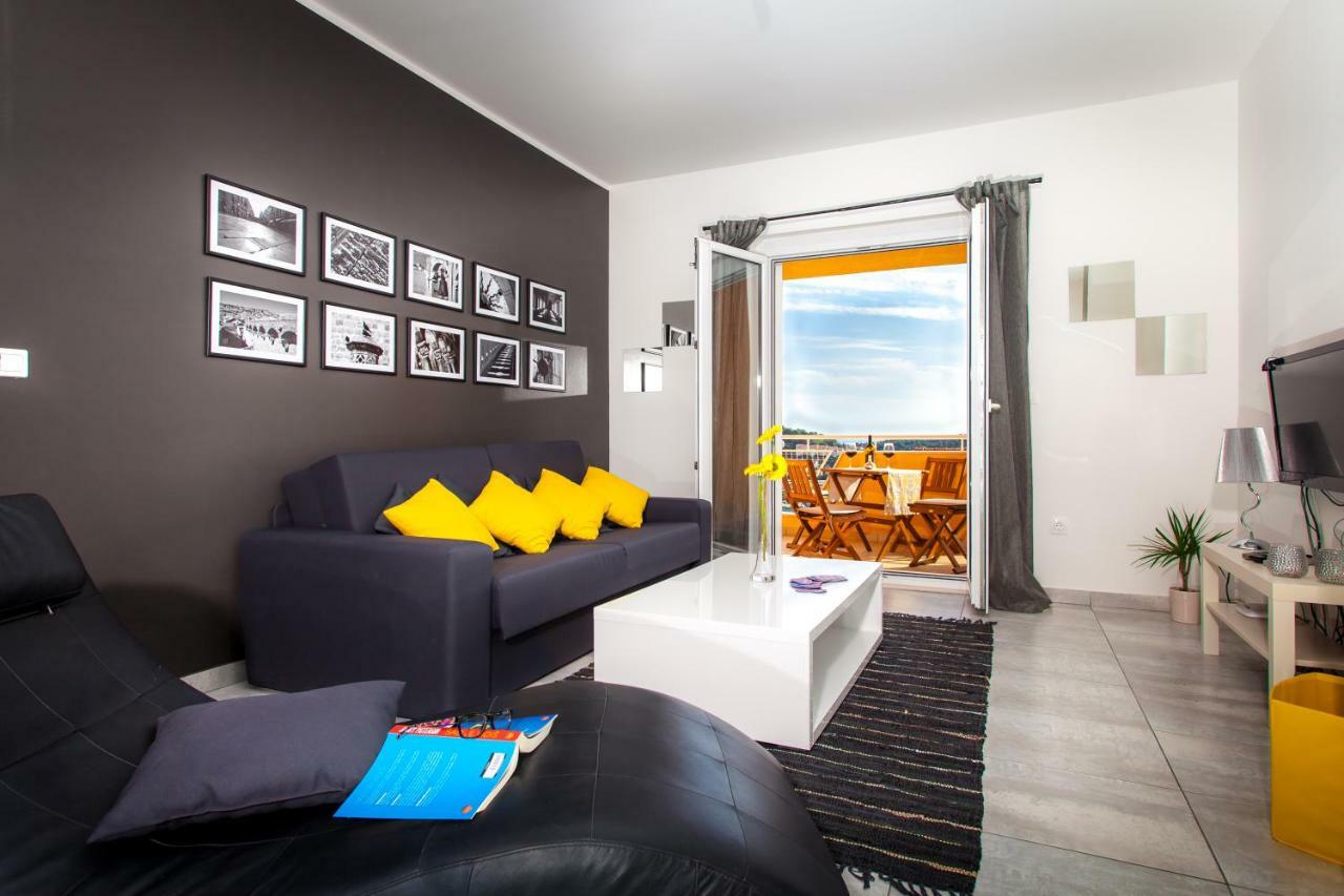 Two Bedroom Apartment With A Sea View & A Balcony 杜布罗夫尼克 外观 照片