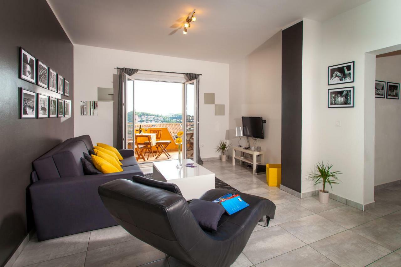 Two Bedroom Apartment With A Sea View & A Balcony 杜布罗夫尼克 外观 照片